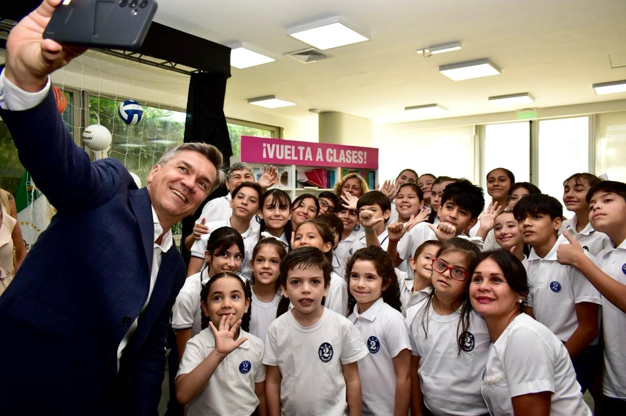 Vuelta a clases: el gobernador Zdero anuncio entrega de elementos deportivos, partidas de sostenimiento e insumos para todas las escuelas chaqueñas