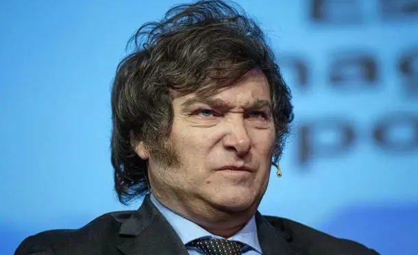 Denuncias de estafa y críticas a Javier Milei tras su promoción de $LIBRA