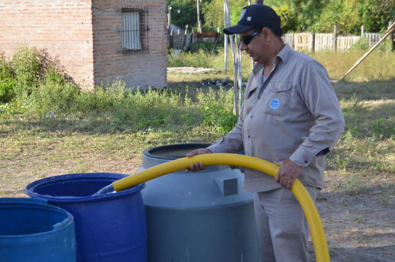 Área Metropolitana: SAMEEP refuerza su asistencia con camiones de agua a granel, en distintos barrios