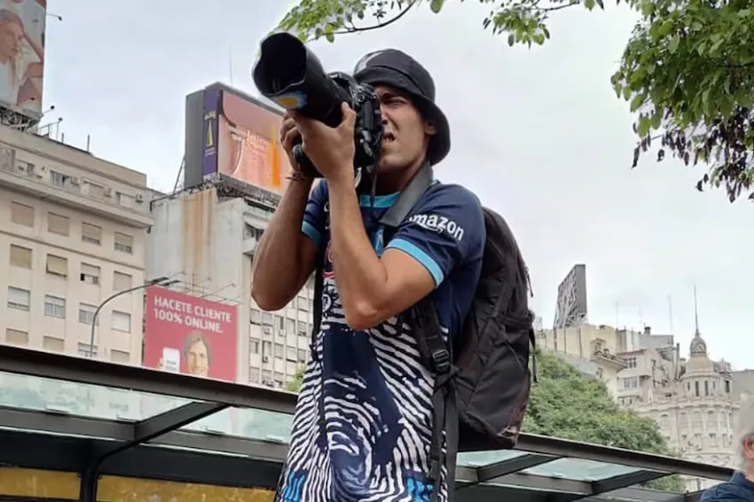 El fotógrafo Pablo Grillo continua luchando por su vida
