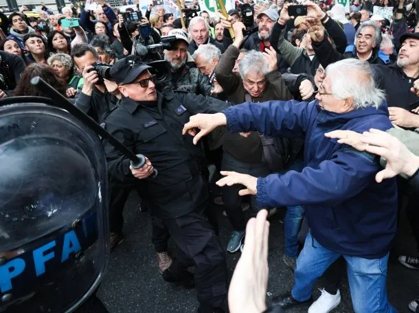 Marcha de jubilados: el respaldo de las hinchadas crece de cara a la protesta