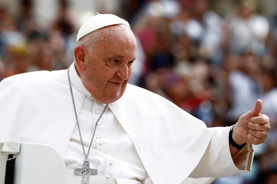 A un mes de su internación, el Papa pasó una noche tranquila