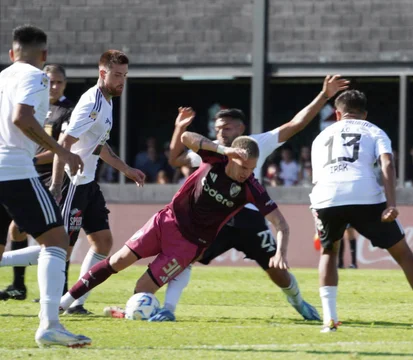 River volvió a dar una pobre imagen, empató con Deportivo Riestra y perdió la oportunidad de ser líder del Grupo B