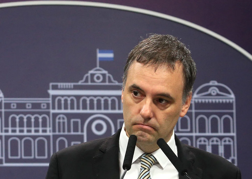 El botón «silenciador» que quiere implementar Manuel Adorni para las conferencias de prensa