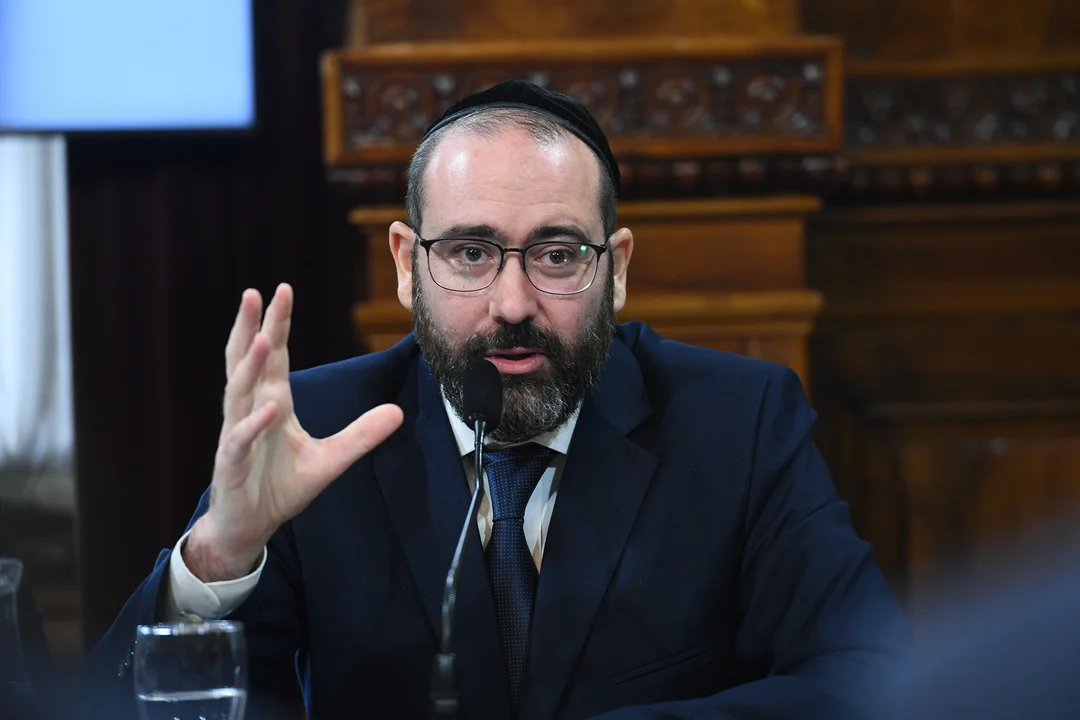 Rehenes israelíes liberados con Yarden Bibas a la cabeza expresaron temor e ira por los renovados ataques aéreos en Gaza