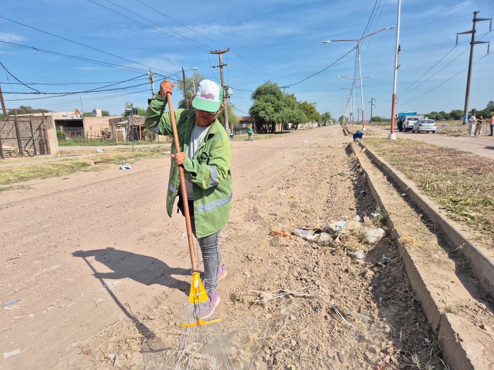 Siguen las tareas de mantenimiento a lo largo del Canal de la Soberanía Nacional