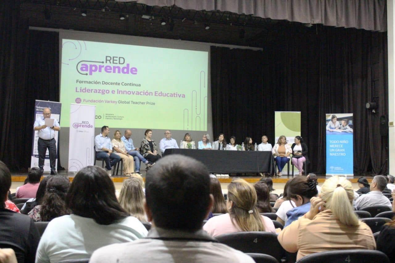 Red Aprende: más de 400 docentes de escuelas secundarias chaqueñas se forman en liderazgo e innovación educativa