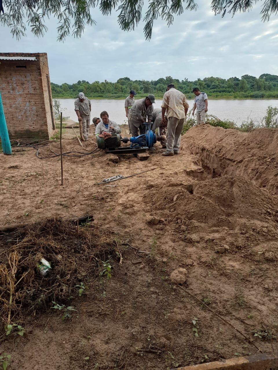 Crecida del Río Bermejo: SAMEEP ejecuta acciones para mantener el funcionamiento de la planta potabilizadora de El Sauzalito
