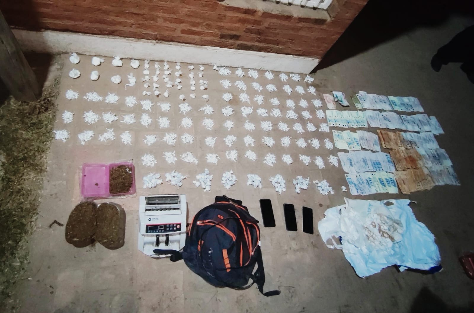 El COM secuestra importante cantidad de droga y dinero