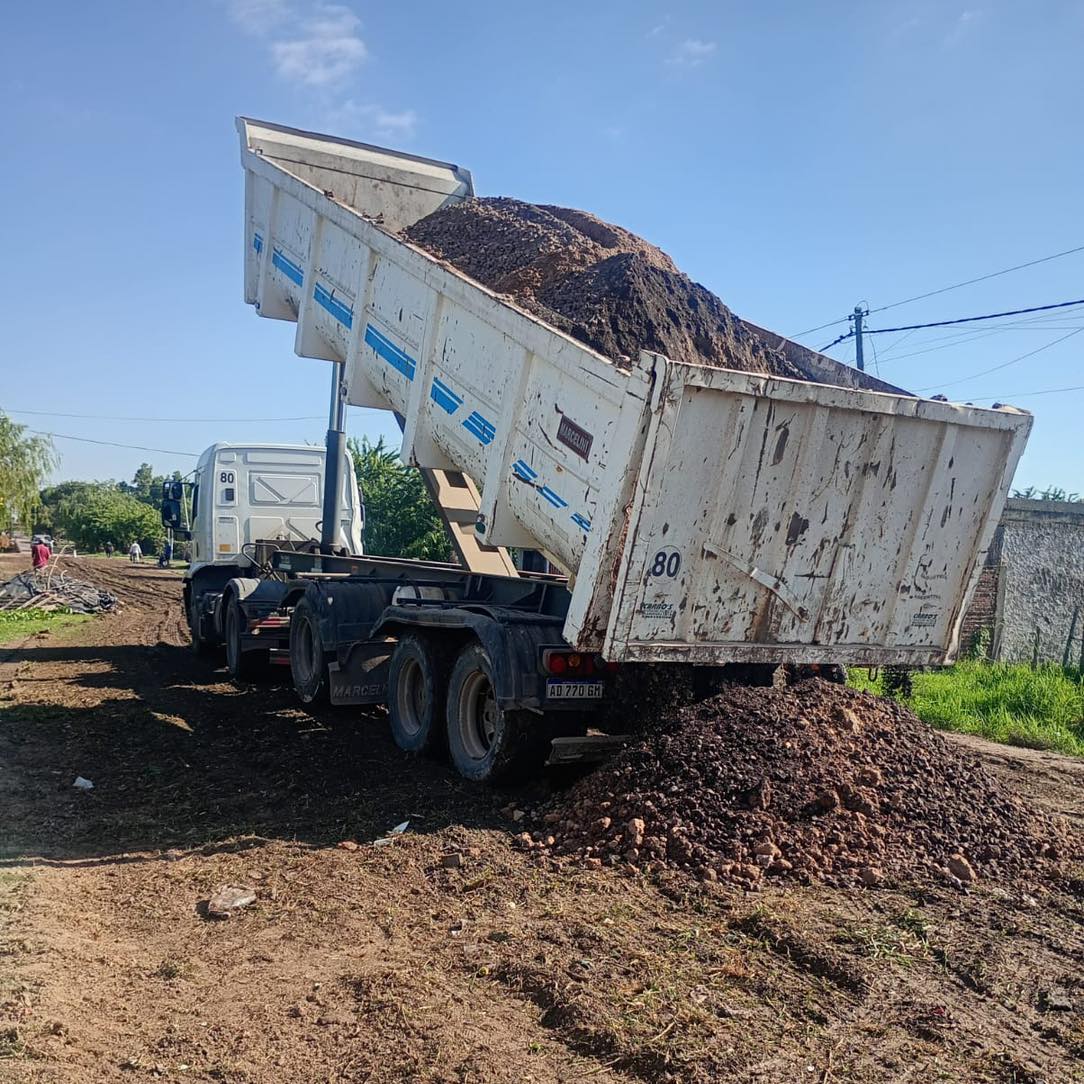 Barranqueras: continúan los trabajos de mejoramiento vial en el barrio María Cristina