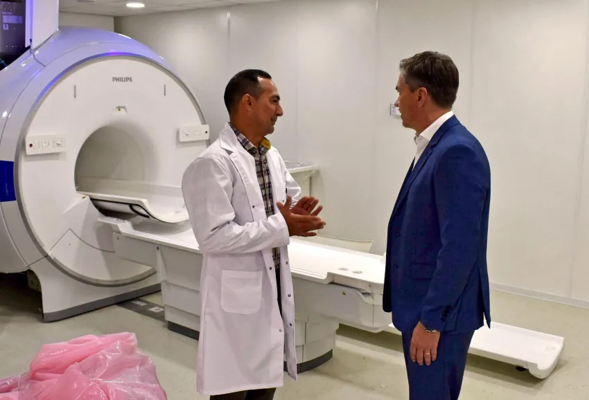 Hospital Pediátrico: el Gobernador Zdero inauguró refacciones integrales y el nuevo resonador magnético