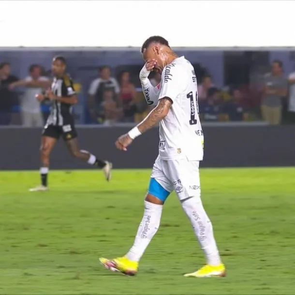 Neymar se volvió a lesionar y se retiró llorando en su partido 100 con Santos