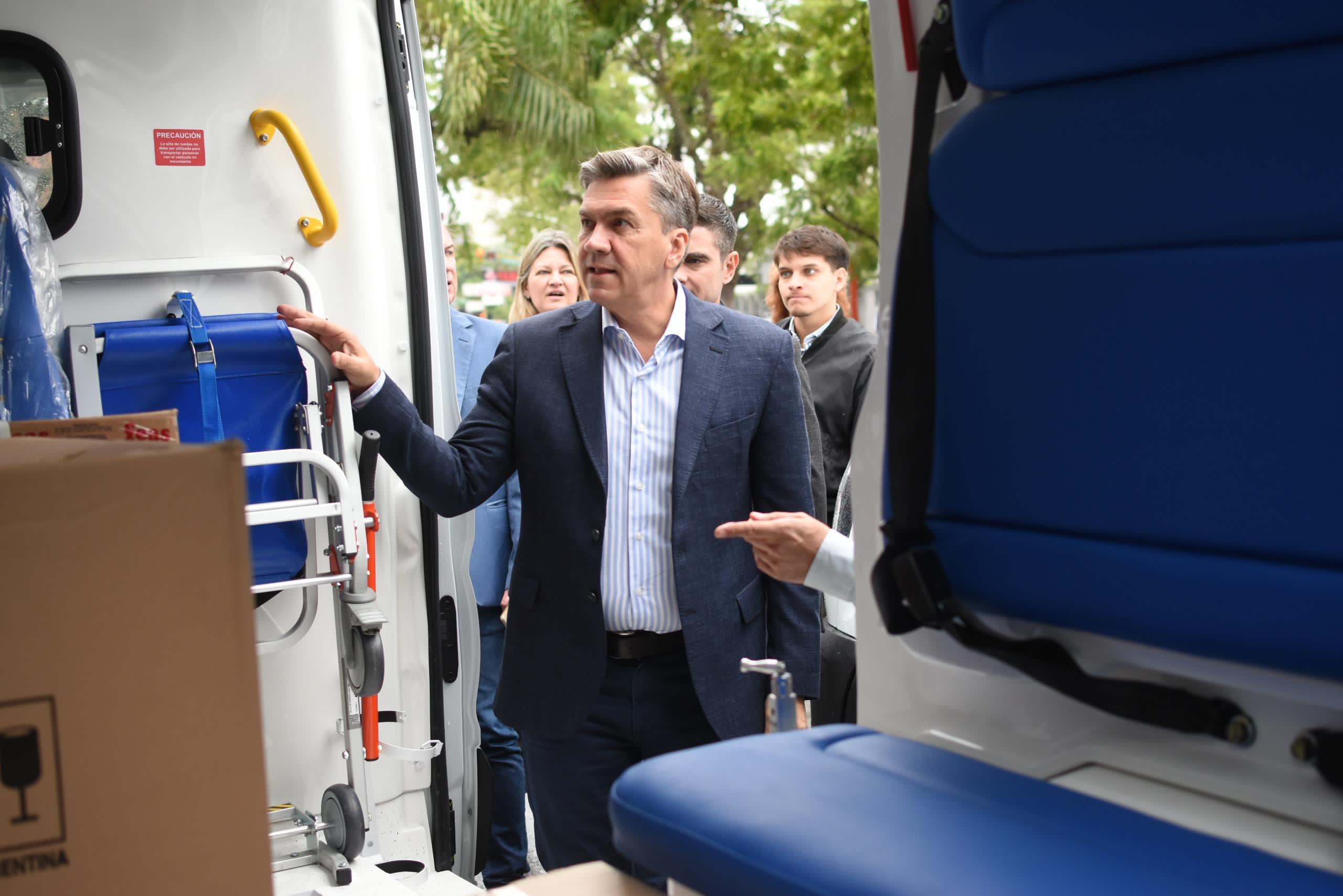 El Gobernador Zdero presentó la compra de 27 nuevas ambulancias y tres vehículos para reforzar el servicio sanitario provincial