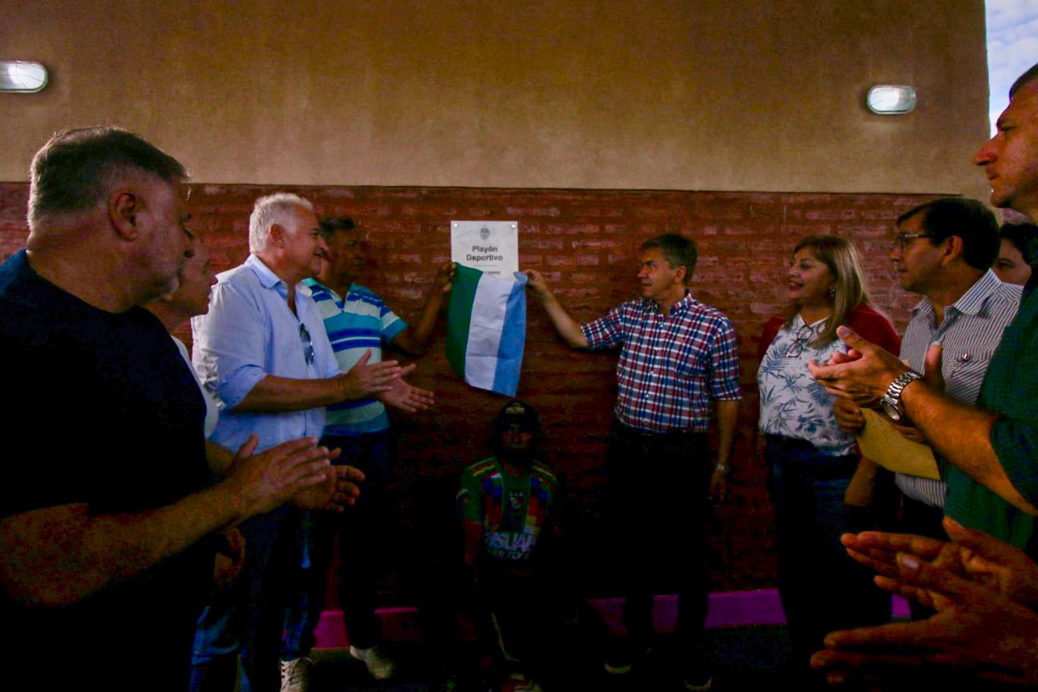 Miraflores: el Gobernador Zdero inauguró un nuevo playón deportivo para el Club QOM