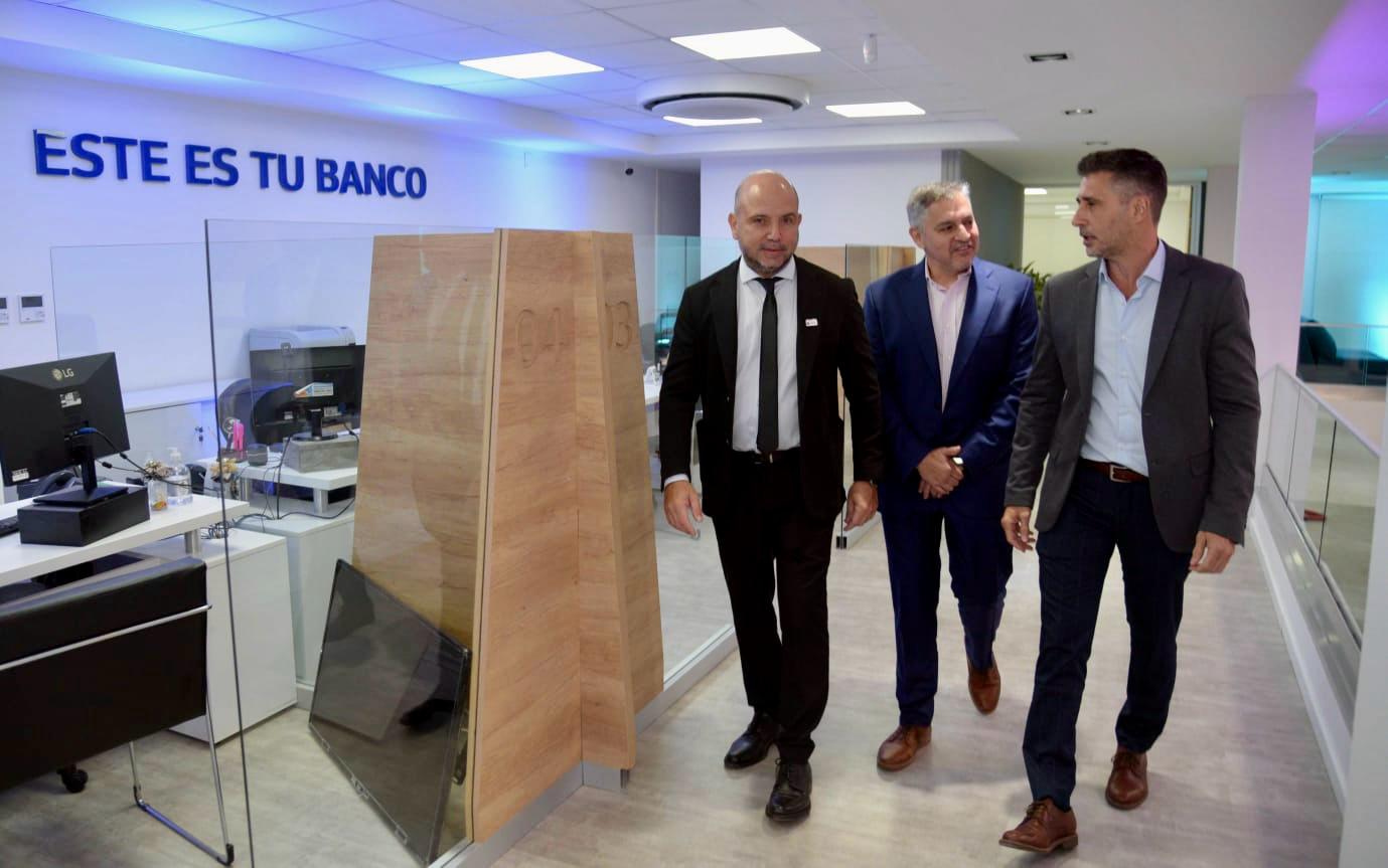 Resistencia: se  inauguró anoche la remodelación total de la sucursal 25 de mayo, del Nuevo Banco del Chaco