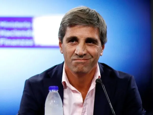 Luis Caputo celebró que Molinos diera marcha atrás con los aumentos de precios