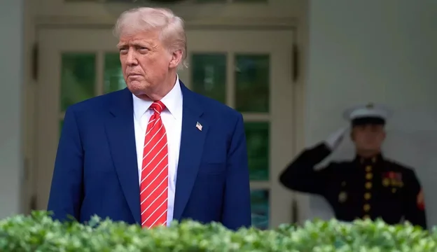 Trump media en el conflicto entre India y Pakistán, y logra un alto el fuego inmediato
