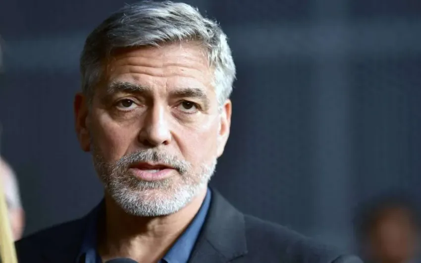 Una mujer creyó hablar con George Clooney y perdió 15 mil dólares