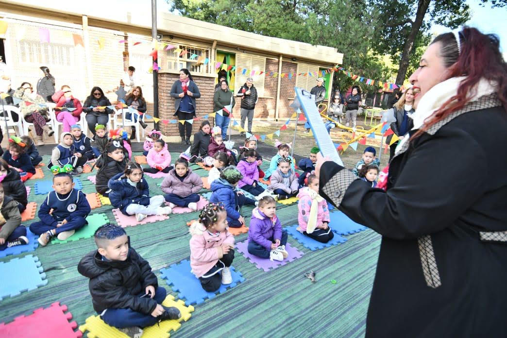 Educación acompañó la celebración por el Día de los Jardines de Infantes y las Maestras Jardineras en el Jardín Nº 1