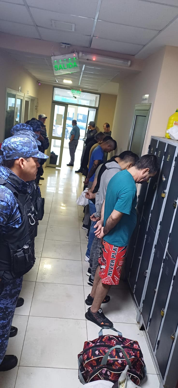 Trasladan a siete condenados por delitos graves al Complejo Penitenciario II de Sáenz Peña