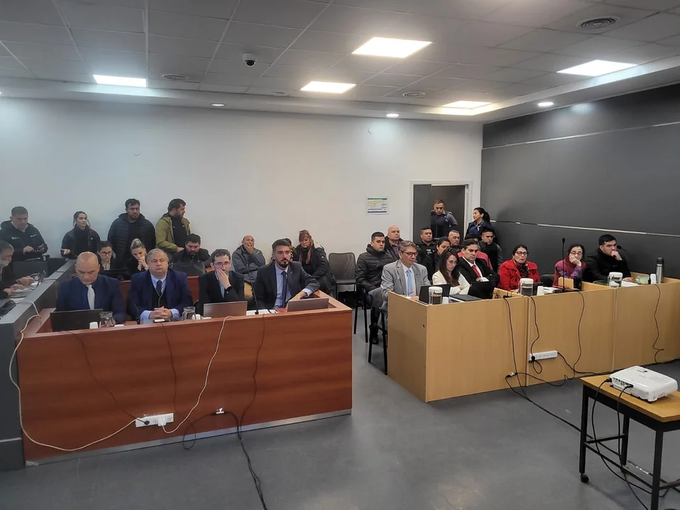 Comenzó el juicio contra cuatro policías por la muerte de un detenido en Cipolletti
