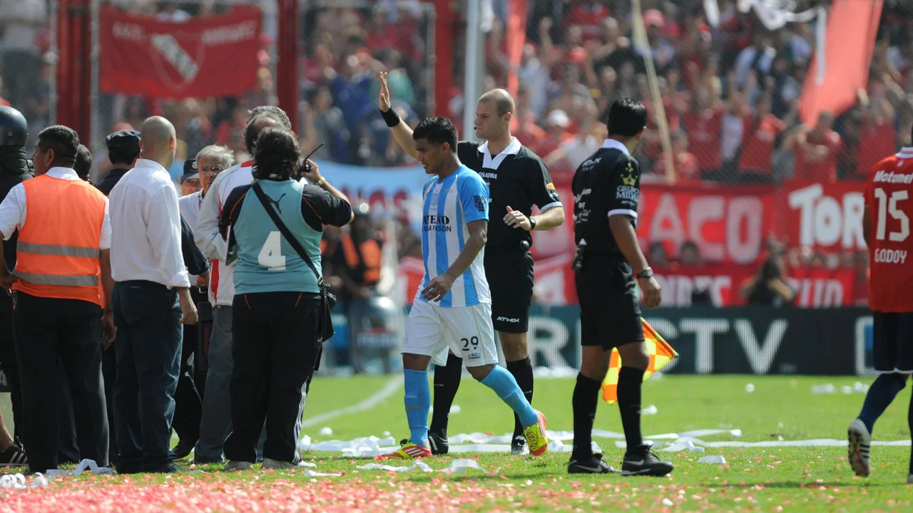 Un ex Racing recordó el episodio de “Teo” Gutiérrez y el arma: “No tuve mejor idea que desafiarlo”