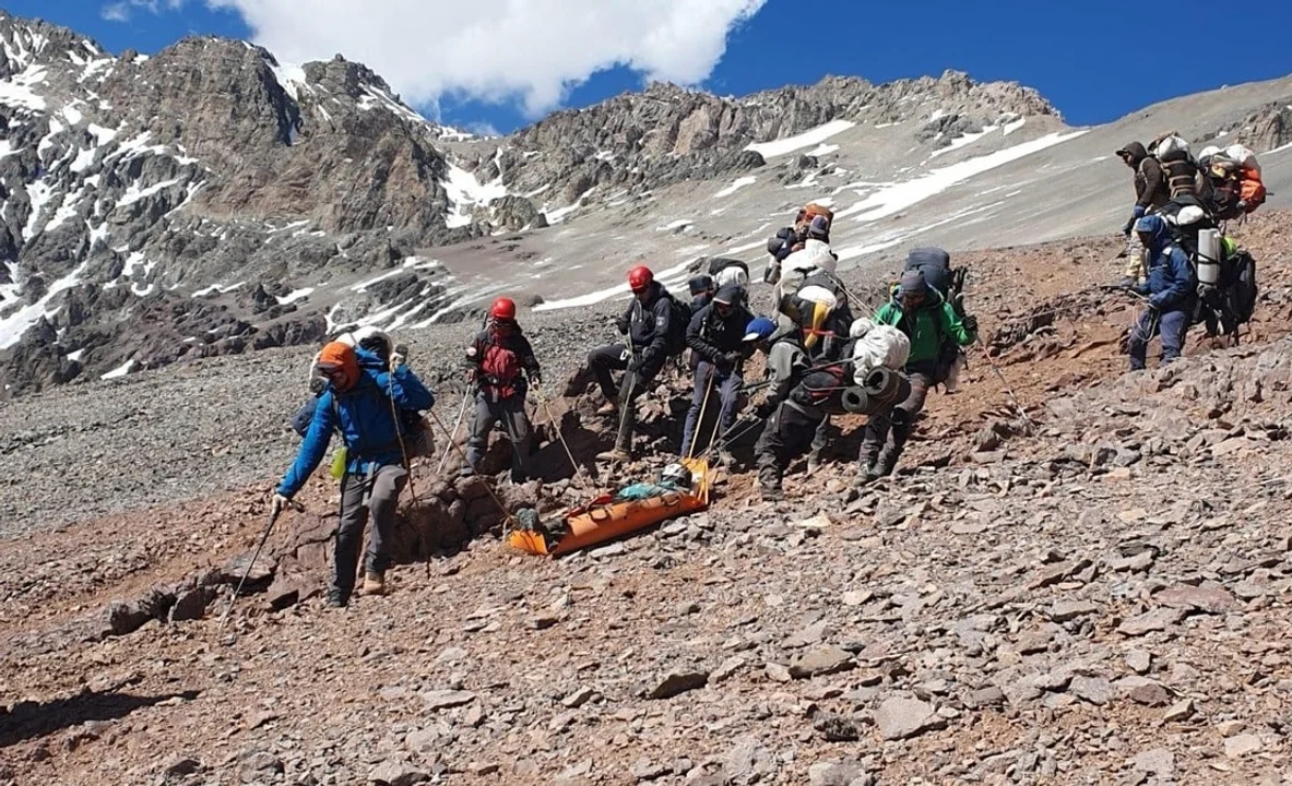 Mendoza busca cobrar rescates en la montaña para fomentar la conciencia y responsabilidad
