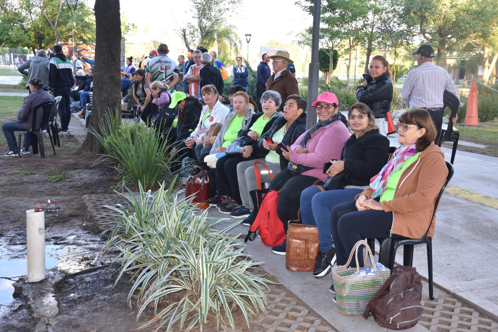 Polideportivo Jaime Zapata: encuentro promocional “Chaco Juega 2025” de adultos mayores