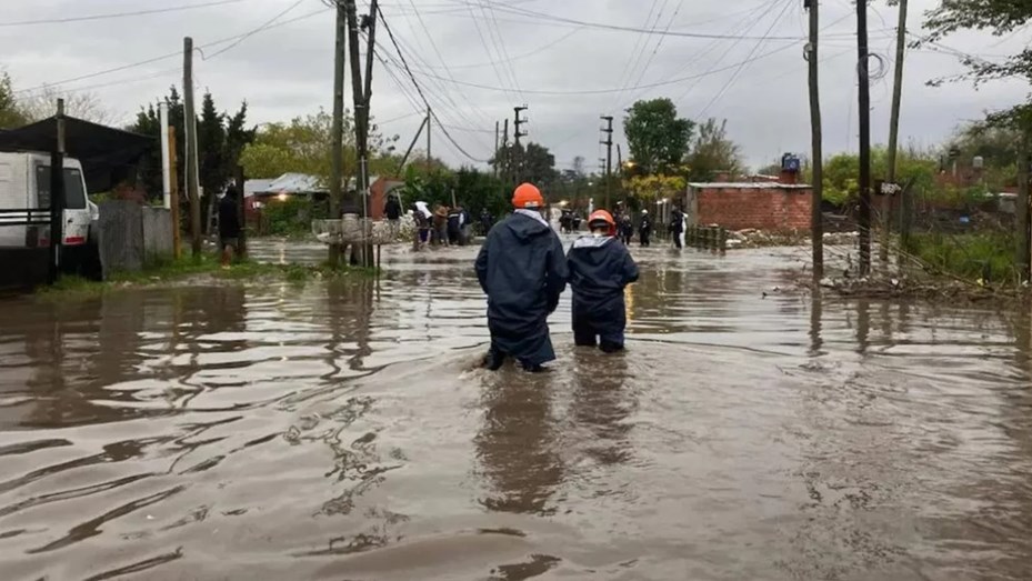 Buenos Aires bajo el agua: caos y evacuaciones en varios municipios