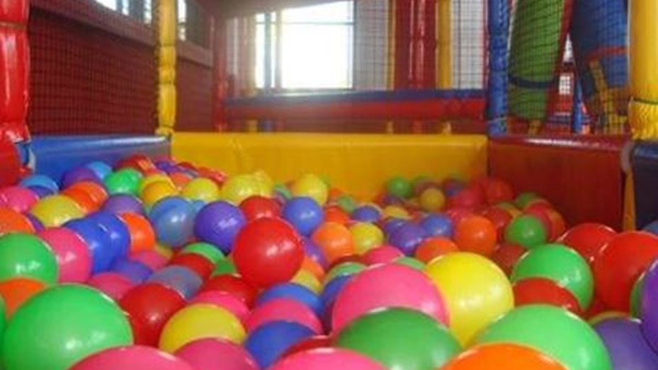 La Plata: denunciaron al dueño de un pelotero por abusar de un empleado