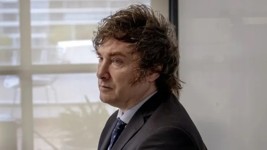 Javier Milei no viajará a la asunción del papa León XIV