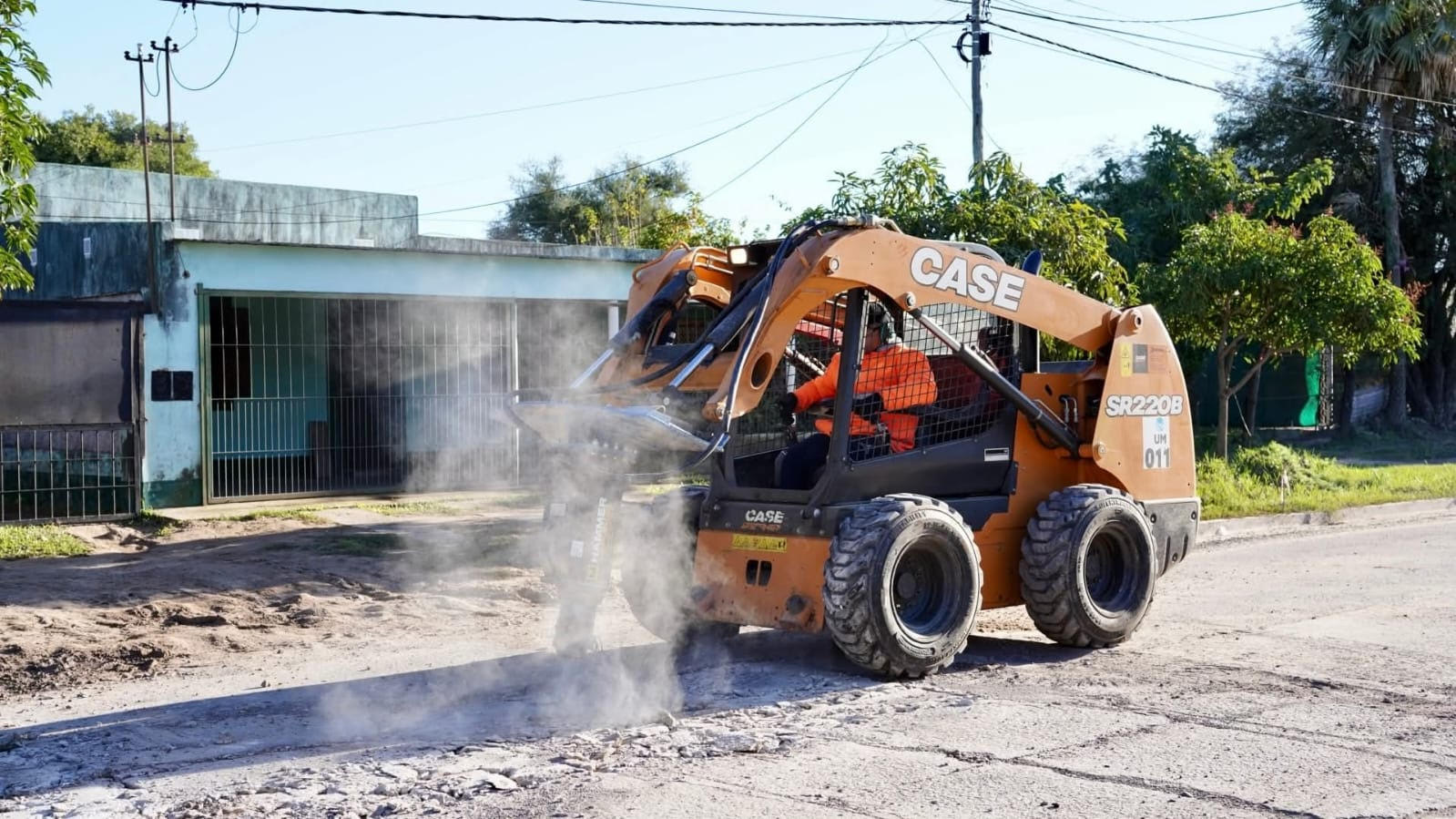 Barranqueras avanza con obras de bacheo en la calle Tatané para mejorar la transitabilidad urbana