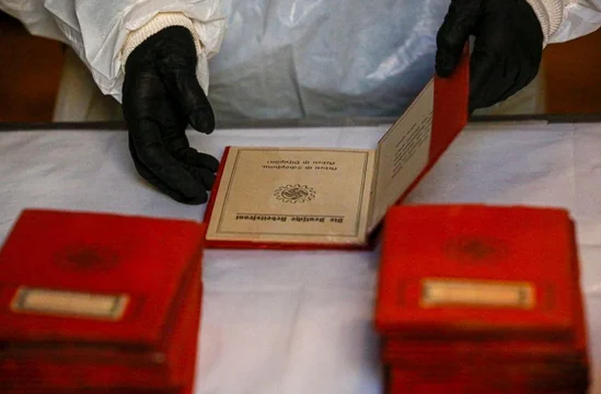 La Corte Suprema trabaja sobre el contenido de las cajas nazis
