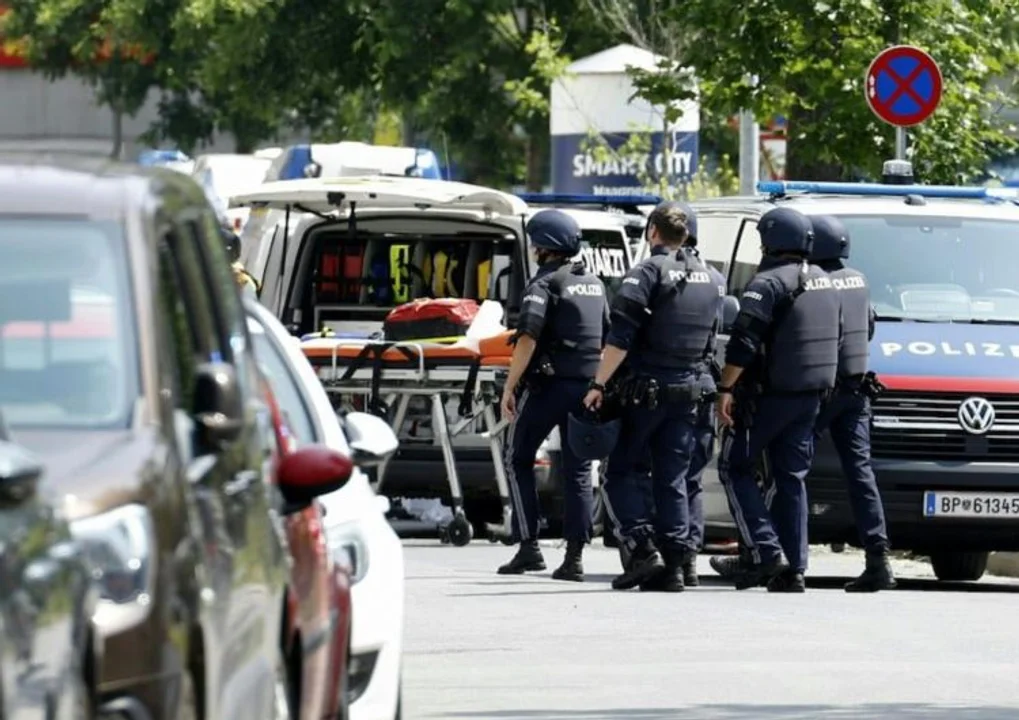 Austria: tiroteo en una escuela deja 10 muertos