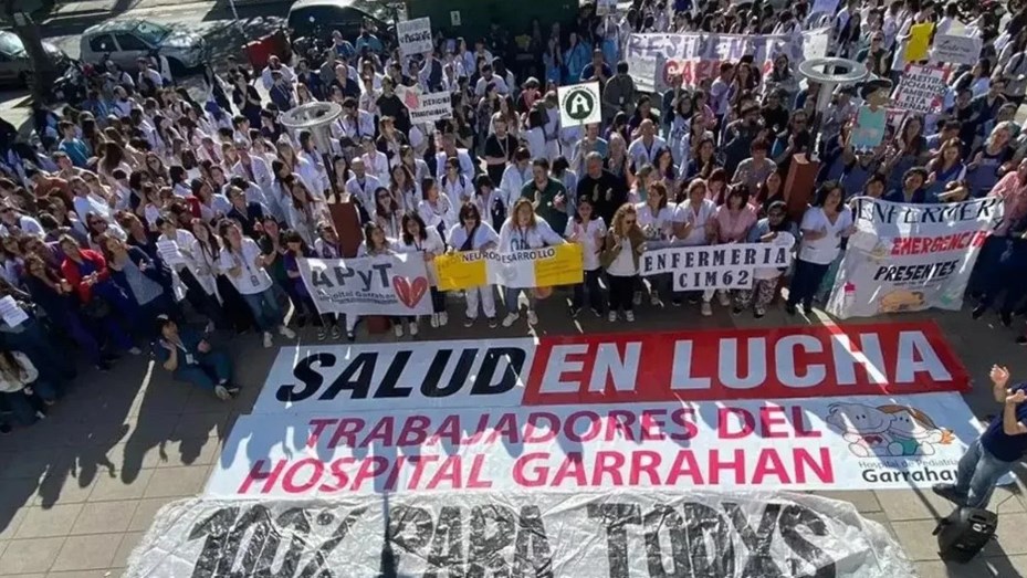 Trabajadores del Garrahan realizan una nueva convocatoria para movilizarse hacia Plaza de Mayo