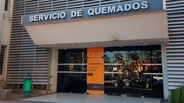 Córdoba: un jubilado provocó un incendio por fumar en la cama y sufrió quemaduras