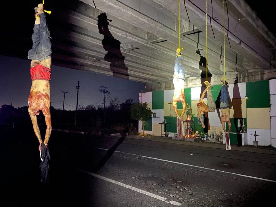 México: encuentran 20 cuerpos, algunos decapitados, en una autopista de Sinaloa