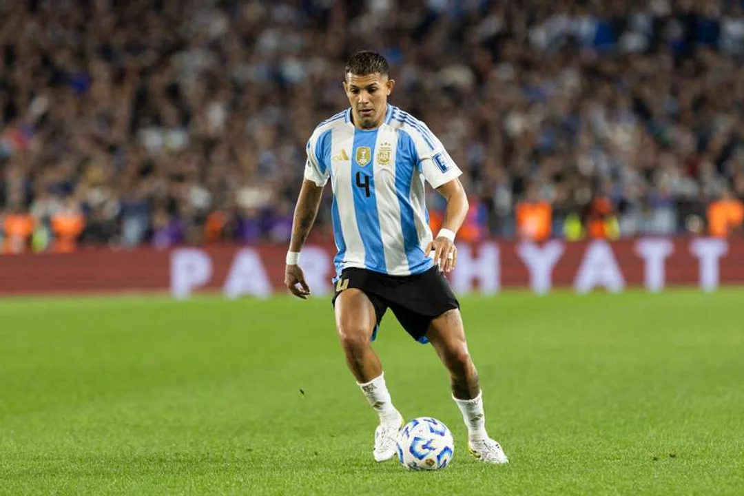 Un pase millonario que festejan en Argentina: la fortuna que recibirán River y Talleres por Facundo Medina