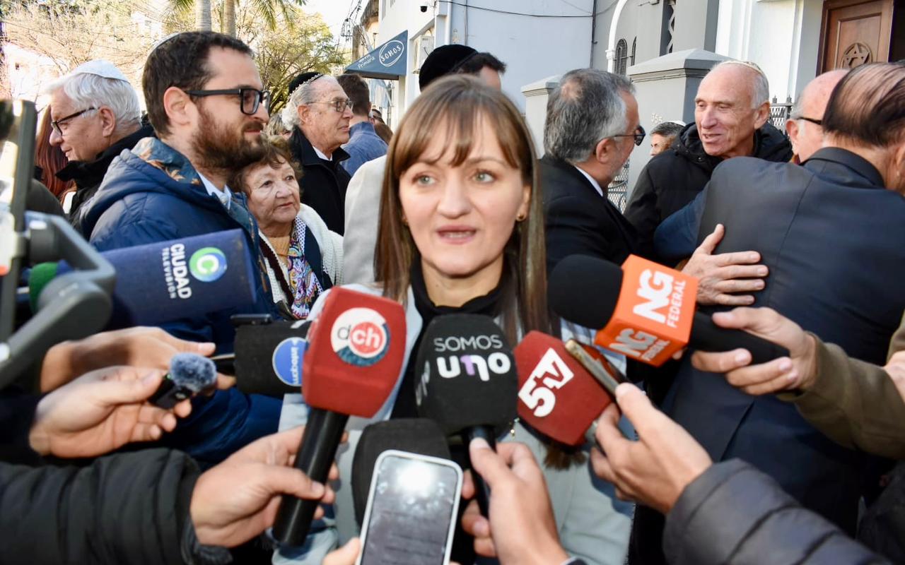 “La memoria no prescribe y la verdad es una deuda que aún duele”, dijo la Vicegobernadora Schneider a 31 años del atentado a la AMIA