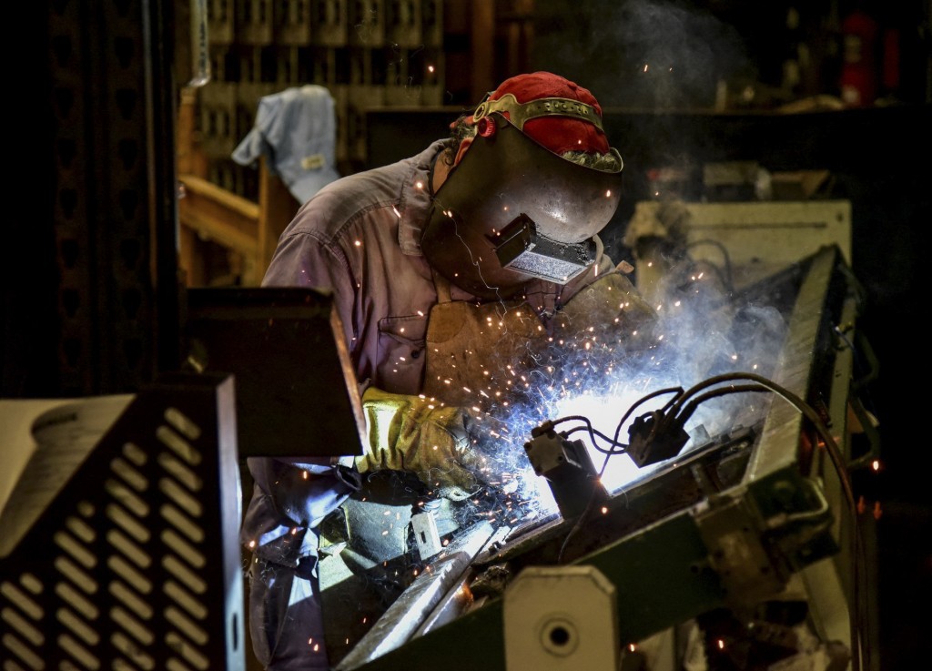 Advierten que la actividad económica profundiza su desaceleración y solo crecería 1% en el resto del año