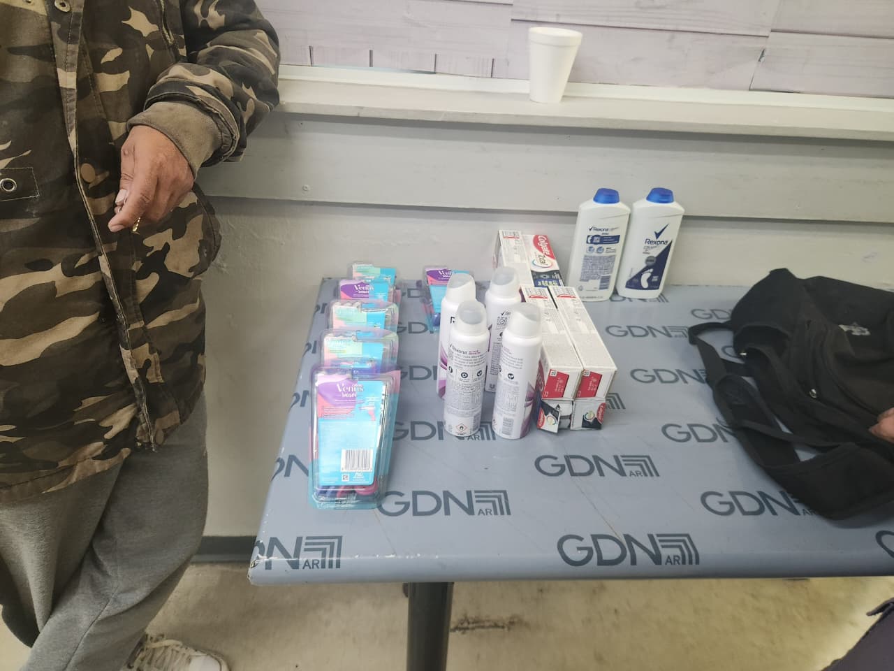 Resistencia: detienen a dos hermanos por robo en supermercado y a otro joven con pedido de captura activo