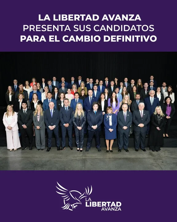 Javier Milei se retrató junto a sus candidatos nacionales con Karina Milei y Martín Menem en primera línea