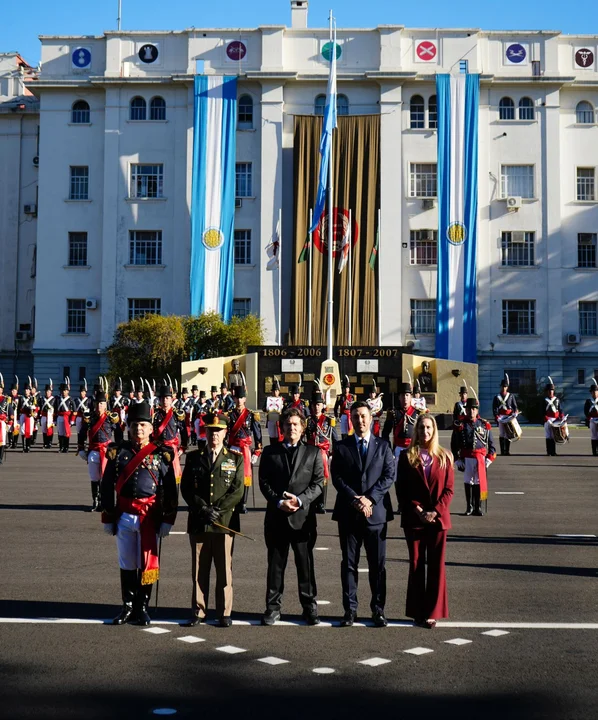 Milei visitó el Regimiento de Patricios en medio de la polémica por la filtración de los audios