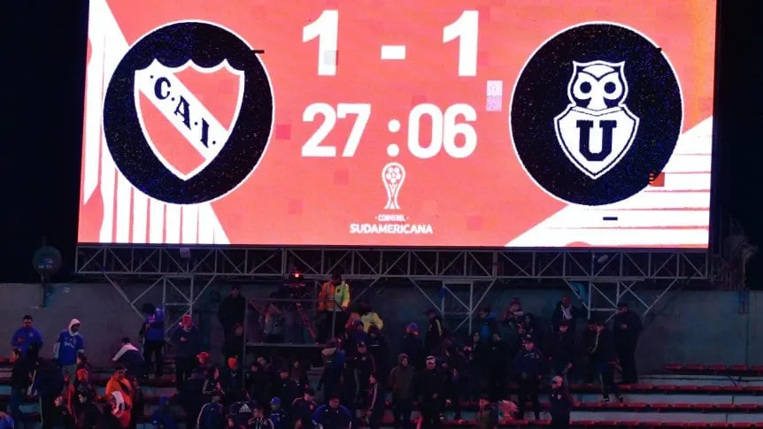 Copa Sudamericana: incidentes obligaron a frenar Independiente – U. de Chile