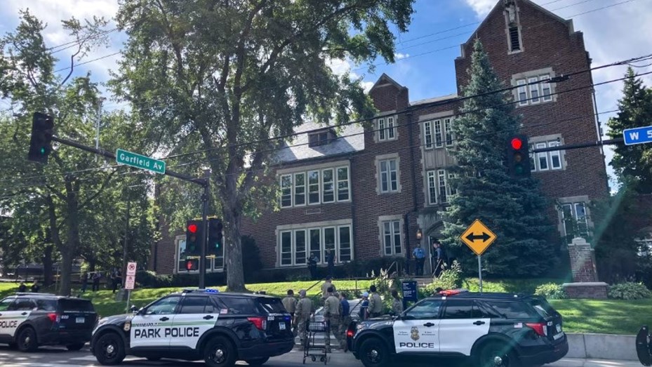 Dos niños muertos y 17 heridos tras un tiroteo en una escuela de Minneapolis