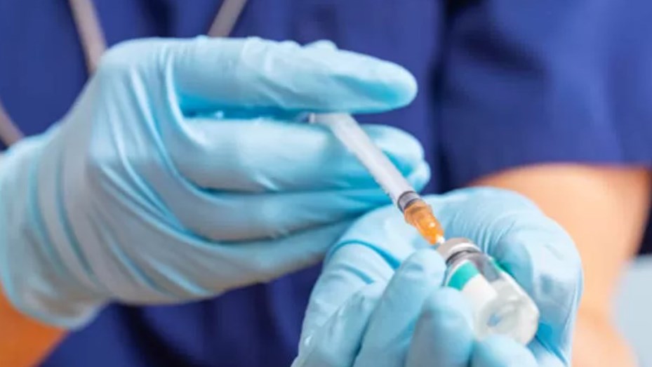 Rusia avanza con una vacuna personalizada contra el cáncer: comenzaron las pruebas en humanos