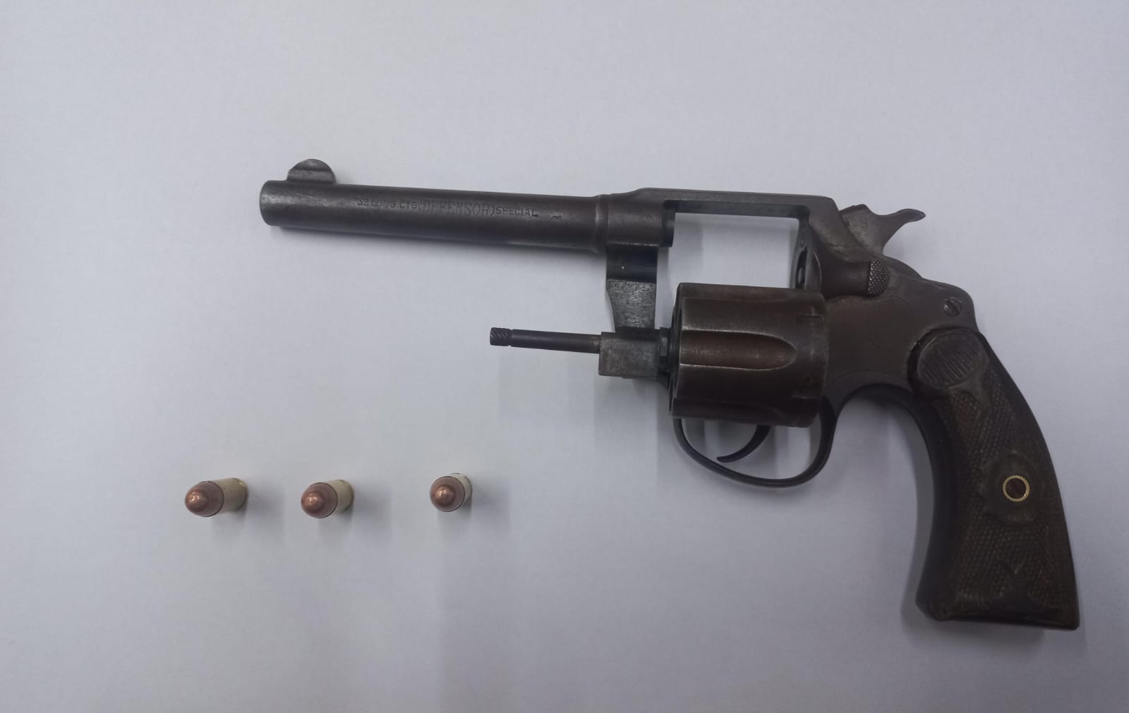 Armado y con pedido de captura merodeaba barrios de la zona sur