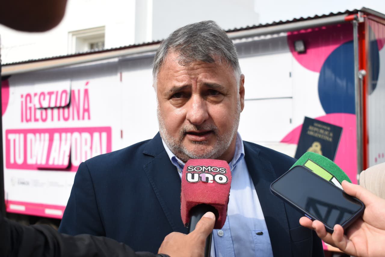 El Gobierno Provincial puso en marcha la nueva unidad móvil del Registro Civil