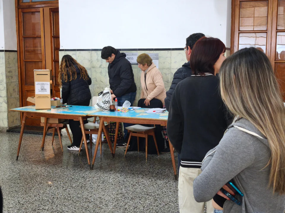 Un canal filtró en vivo un boca de urna de las elecciones bonaerenses