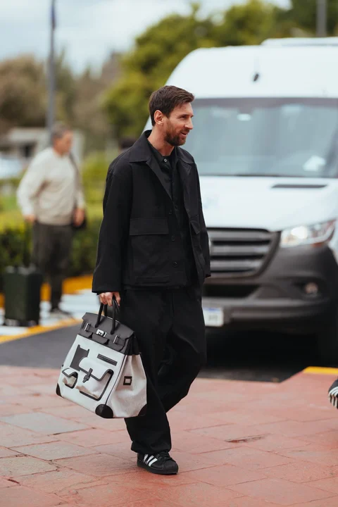 Messi ya está en Argentina y Scaloni tendrá hoy el plantel completo para iniciar los entrenamientos